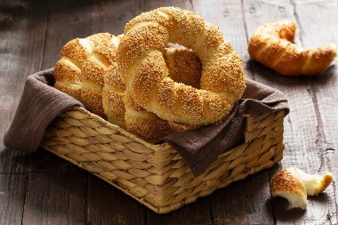 DOMAĆI ĐEVREK SA HRSKAVOM KORICOM SVI VOLE A iznutra je mekan kao duša