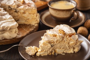 ŠPANSKI VETAR ZA DEČIJE ROĐENDANE Kremasta i raskošna, jede se polako, a pamti dugo