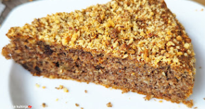 BAKIN MIRISNI KOLAČ SA ROGAČEM I BADEMIMA Pravi se na starinski način, a ukus mu je san snova