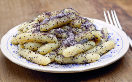 VALJUŠCI SA MAKOM PO STAROM RECEPTU Poslastica na kojoj su odrasle generacije