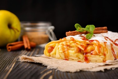 BEČKA ŠTRUDLA SA JABUKAMA ZA PRAVE SLADOKUSCE Ukusa da ti pamet stane