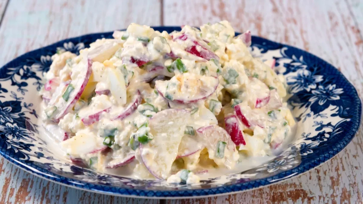 Osvežavajuća krompir salata sa jogurtom i crnim lukom: Ukus je savršen