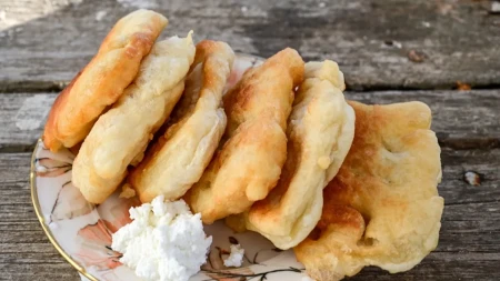 Uštipke sa parmezanom umesite ujutru, a sjajni i za večeru: Mekani kao pena