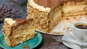 Lešnik torta puna mlečnog fila: Ovako je prave najbolji poslastičari