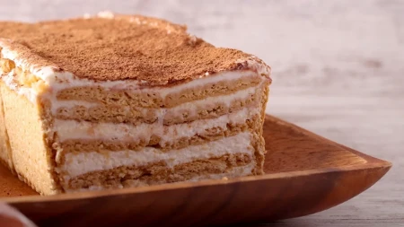 Keks torta sa vanila filom: Nema pečenja, a samo vam trebaju keks i šlag