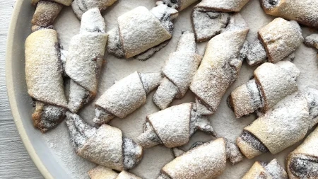 Prhke kiflice sa makom bez čekanja da testo naraste: A mekane i sutradan
