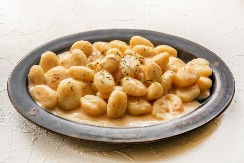 NJOKE OD KROMPIRA SE POJEDU ODMAH Samo dodajte prilog po želji