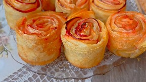 VOĆNE RUŽICE ZA PRAVE SLADOKUSCE Svakim zalogajem bude nostalgiju