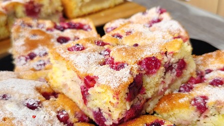 VOĆNI SAN SA GRIZOM Kolač koji miriše na detinjstvo, a uspeva baš svakome