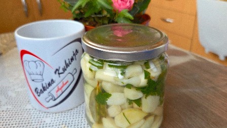 Jedite 2 čena dnevno: Ovaj starinski recept od belog luka čuva pritisak i jača organizam