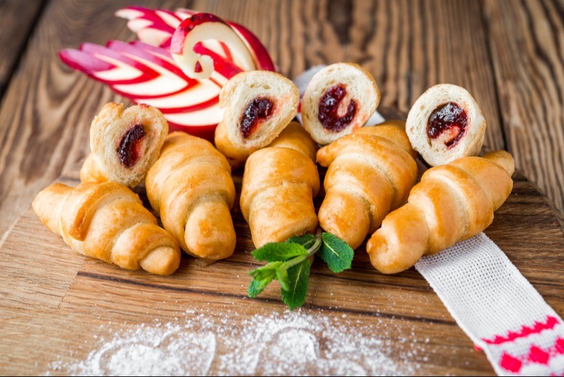 BAKINE KIFLICE SA DŽEMOM BUDE NOSTALGIJU Prhke i mirisne, bolje niste jeli