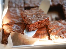 ČOKOLADNI BRAUNI POMERA GRANICE DOBROG UKUSA Sočan i topi se u ustima