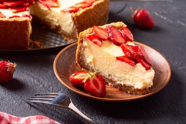 KOLAČ SA SIROM NIKAD KREMASTIJI Baš ovako ga prave poslastičari