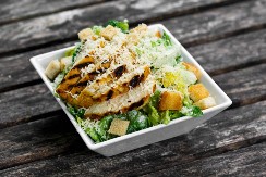 CEZAR SALATA JE PREUKUSNA A NE GOJI Osvojiće vas na prvi zalogaj