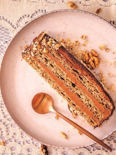 REFORMA TORTA KLASIK ZA SVA VREMENA Čokolada i orasi u savršenom spoju