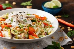 PILEĆA SALATA SA KIKIRIKIJEM RAZVALJUJE UKUSOM Klasik bez mane