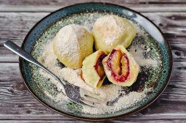 POSNE KNEDLE SA ŠLJIVAMA SE TOPE U USTIMA Nećete primetiti razliku u ukusu