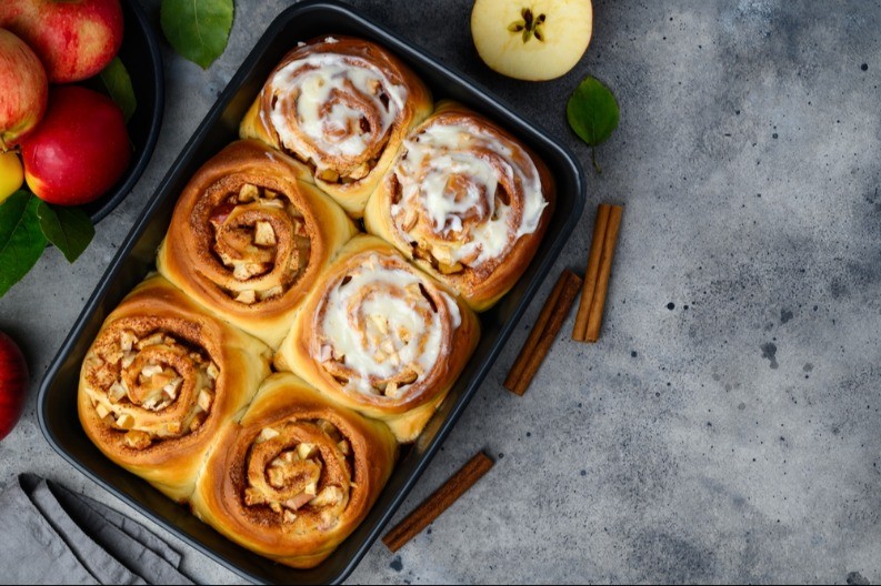 PUŽIĆI SA JABUKAMA I ORASIMA PUN POGODAK Mame i mirisom i ukusom