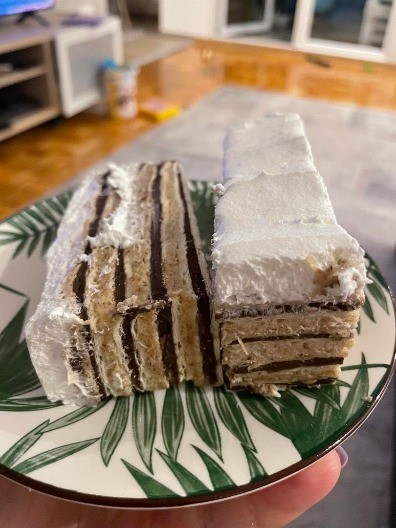 MAJINA ČOKO ORAH TORTA BUDI NOSTALGIJU Poslastica sa kojom nema greške