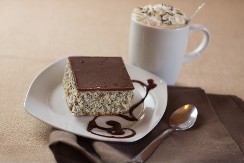 BRZI KOLAČ SA MAKOM ZA SVE PRILIKE Zbog njega i dijeta pada u vodu