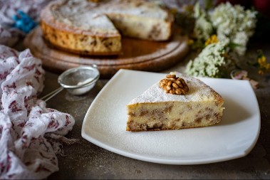 SLATKA PITA SA MLEVENIM ORASIMA Poslastica koja budi sva čula