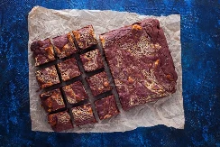 KOLAČ SA TAHINIJEM I KREMOM ODUŠEVLJAVA SVE Bićete oduševljeni ukusom