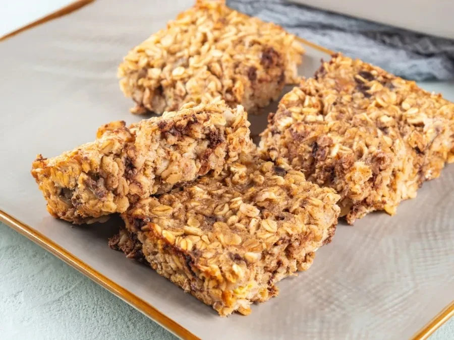 KOLAČ OD OVSENIH PAHULJICA I BANANA Oduvaće vas svakim zalogajem