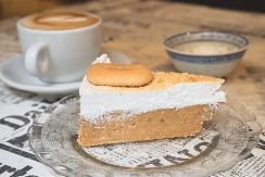 BRZA KEKS TORTA OSVAJA OD PRVOG ZALOGAJA A uspeva i početnicima