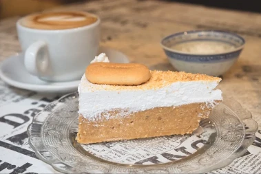 BRZA KEKS TORTA OSVAJA OD PRVOG ZALOGAJA A uspeva i početnicima