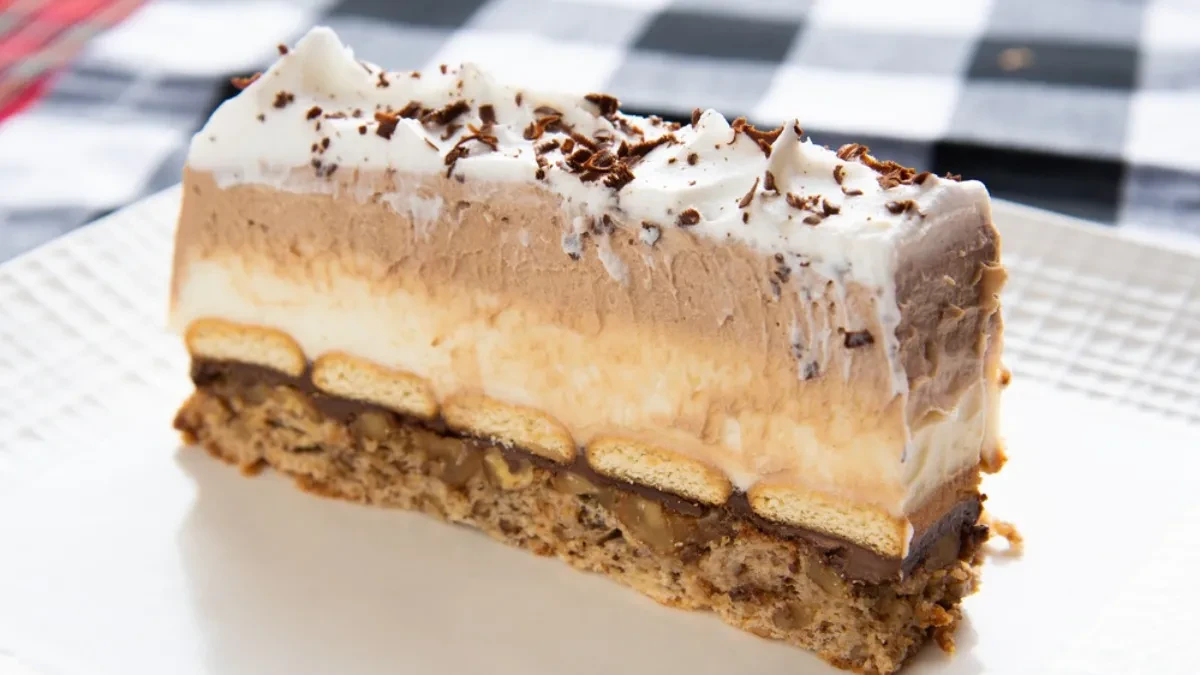 KINDER TORTA UKUSOM BUDI SVA ČULA Poslastica koja ide za sve prilike