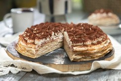 KREMASTA TIRAMISU TORTA SA PALAČINKAMA Savršen spoj omiljenih poslastica