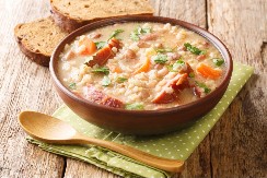 GUSTA ČORBA SA JEČMOM I SUVIM MESOM Može da zameni glavno jelo