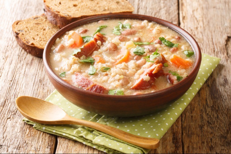 GUSTA ČORBA SA JEČMOM I SUVIM MESOM Može da zameni glavno jelo