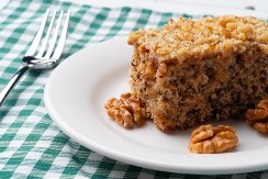 BRZI KOLAČ SA ORASIMA ZA NEOČEKIVANE GOSTE Jedno parče neće biti dovoljno