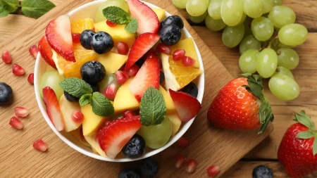 ZDRAVA I UKUSNA VOĆNA SALATA Puna vitamina, a osvežava u trenutku