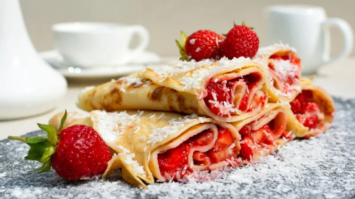 MIRISNE PALAČINKE SA KOKOSOM I JAGODAMA Najmlađi će ih obožavati