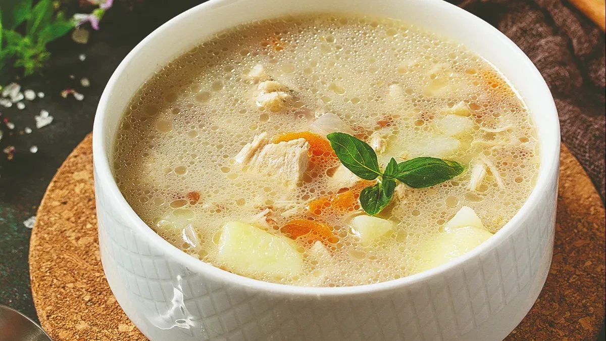 BELA ČORBA ZBOG KOJE ĆETE SIPATI TANJIR VIŠE Ista kao ona kafanska