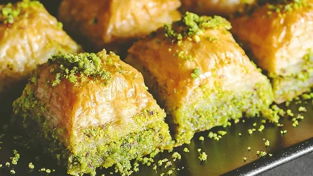BAKLAVA SA PISTAĆIMA SOČNA A NIJE PRESLATKA Pravićete je stalno