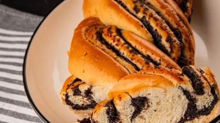 ROLNICE SA MAKOM SUPER IDU UZ KAFU A nose sa sobom miris detinjstva