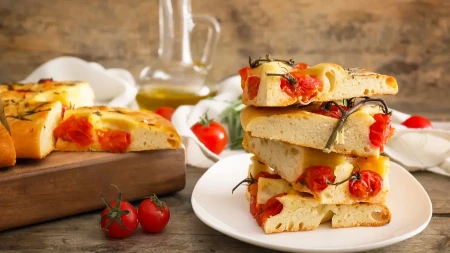 FOKAČA NA DOMAĆI NAČIN Idealna za doručak, užinu ili kao prilog uz glavno jelo