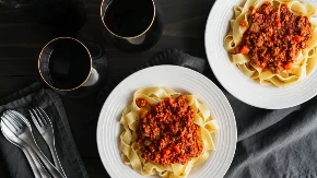 RECEPT BRUKLINA BEKAMA ZA ŠPAGETE BOLONJEZE Brz, lak i uspeva baš svima