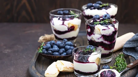 TIRAMISU SA BOROVNICAMA U ČAŠI Brzi desert savršen za iznenadne goste