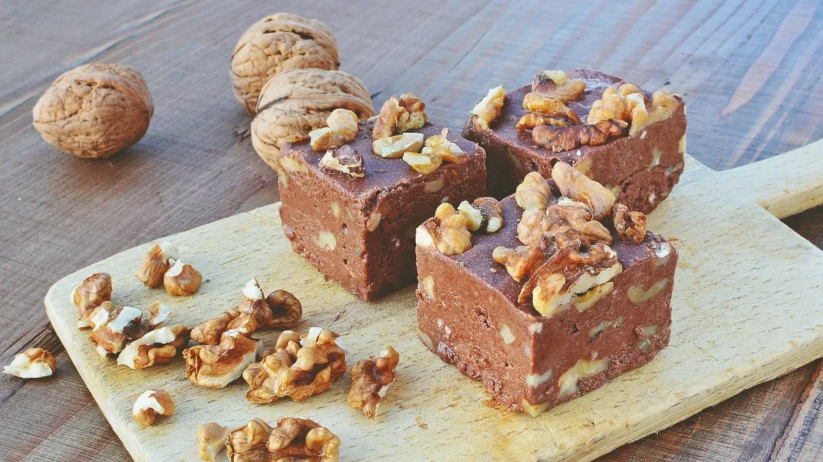 ČOKO KOCKE SA ORASIMA ZA 1.MAJ Odlično idu posle roštilja, uz čašu vina