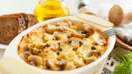 ZAPEČENI KROMPIR SA ŠAMPINJONIMA Lagana večera od koje ste i siti i vitki