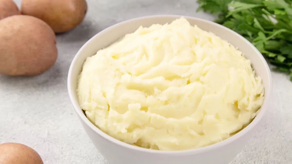 ZAŠTO JE PIRE U RESTORANIMA TOLIKO KREMAST? Uz ovu 1 razliku biće isti takav