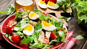 POLJSKA SALATA SA JAJIMA Savršena za praznike,a daće vam energije za ceo dan