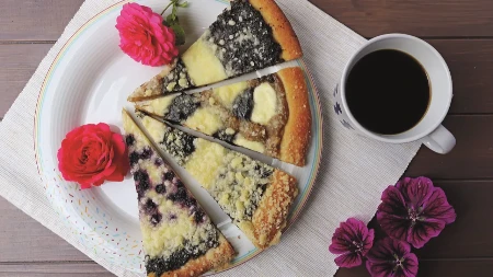 VALAŠKI FRGAL ZA SPECIJALNE PRILIKE Ovako punjenu pitu sa borovnicama prave Česi