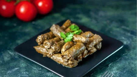 Recept za najukusnije i najsočnije sarmice od zelja: Idealne za porodični ručak 