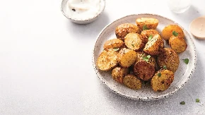 HRSKAVI KROMPIR IZ RERNE ZA LAGANU VEČERU Još je ukusniji nego pomfrit