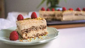 MARININ TIRAMISU SA PISTAĆIMA ZA DEČIJE ROĐENDANE Svi traže porciju više